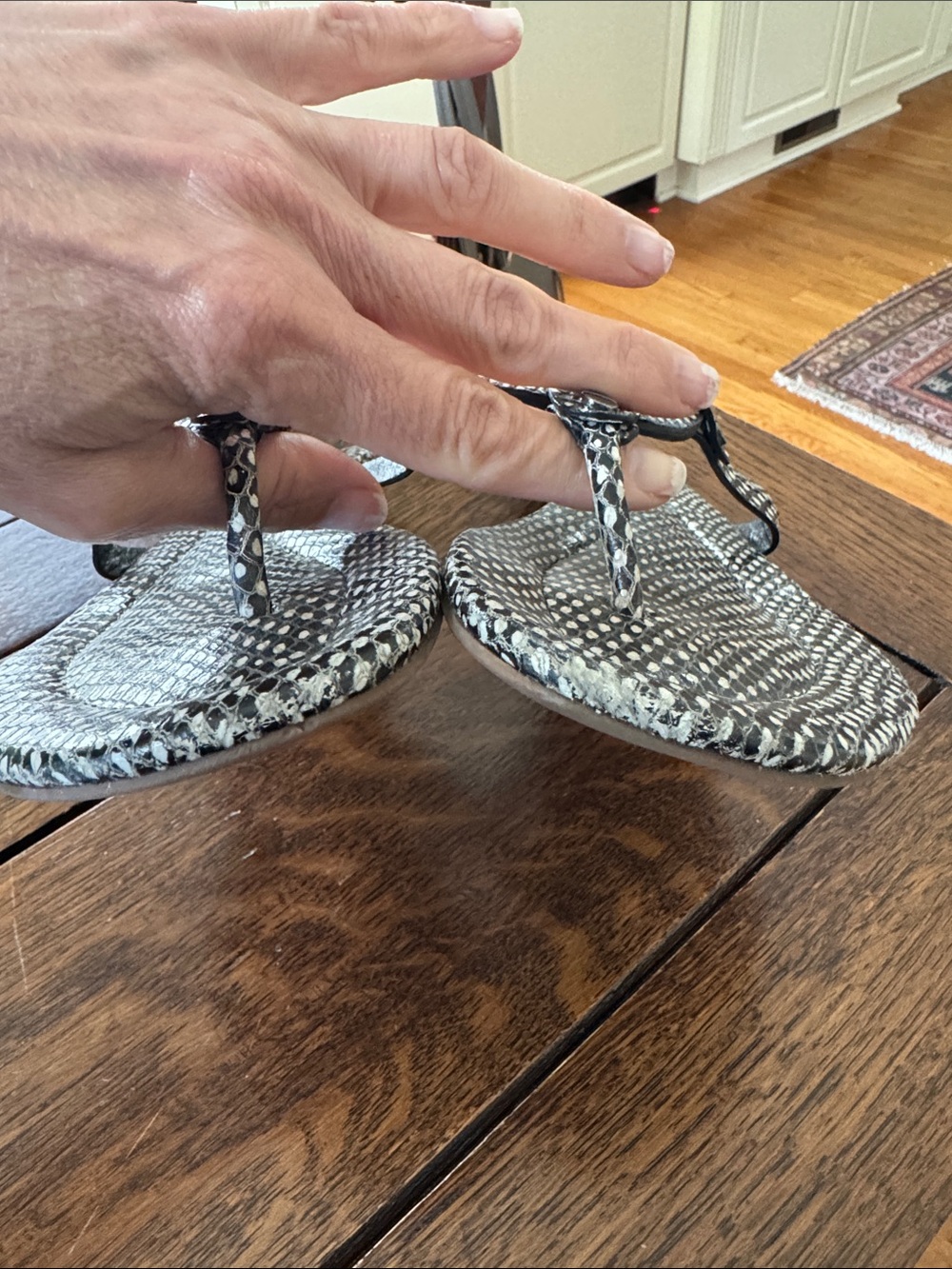 Tory Burch Black and White Logo Thong Sandals - Picture 2 of 5